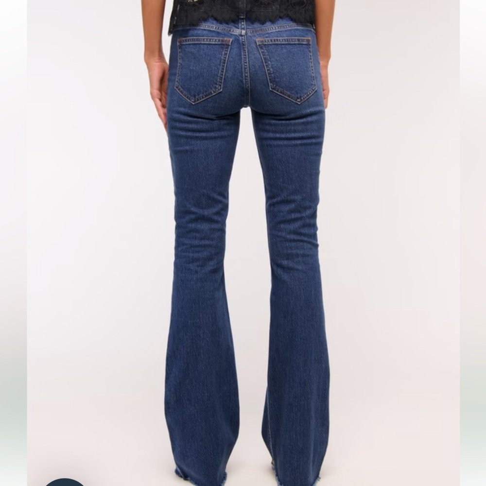 NWOT Abercrombie & Fitch Mid Rise Bootcut Frayed Hem Jeans Size 29 Short - Picture 4 of 9